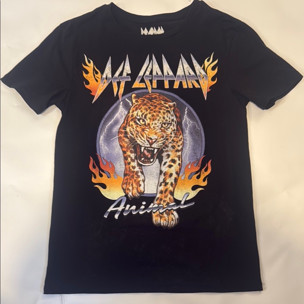 Def Leppard Black Graphic T-Shirt with Leopard Design